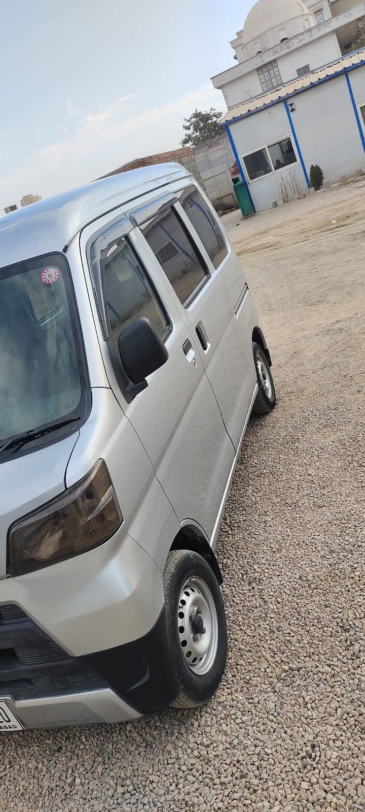 Daihatsu Hijet 2018 3