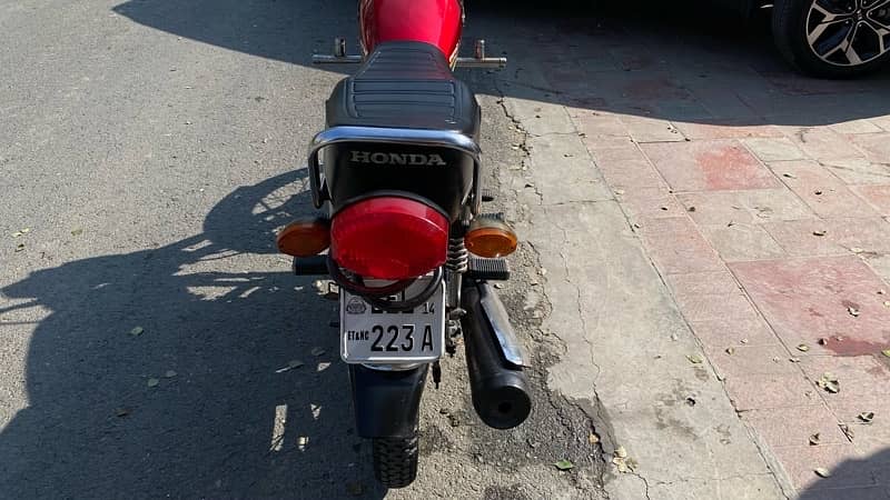 I want to sale honda 125 2014 model very good condition 2