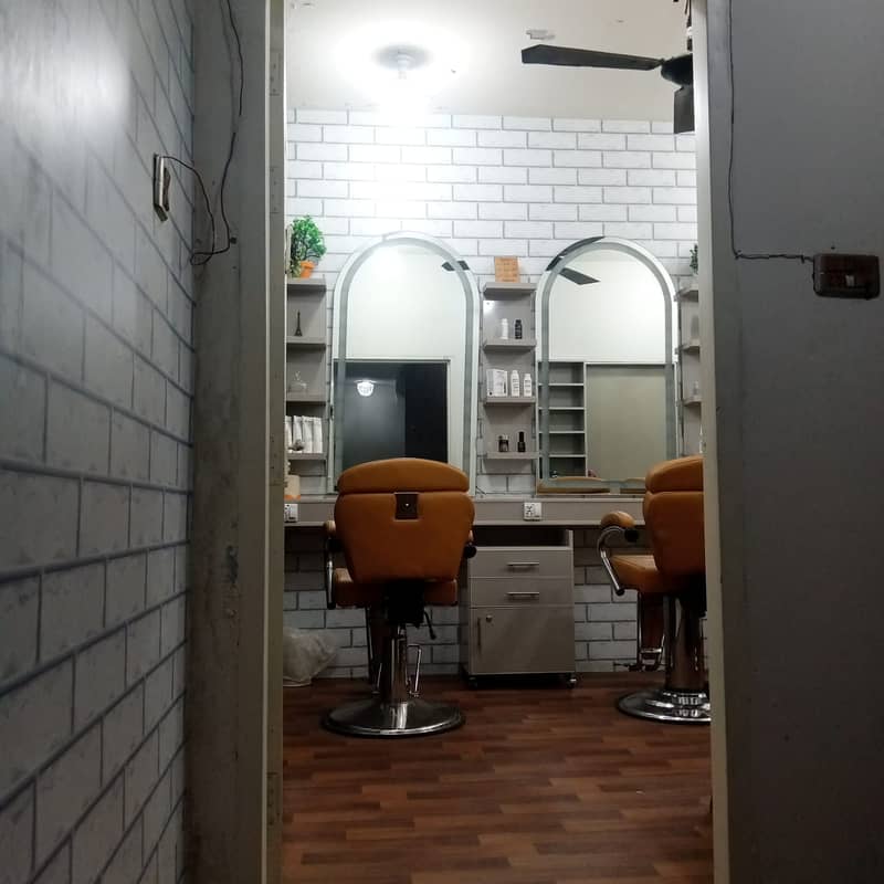 Newly furnished Beauty salon setup for sale, wi quality interiors work 4