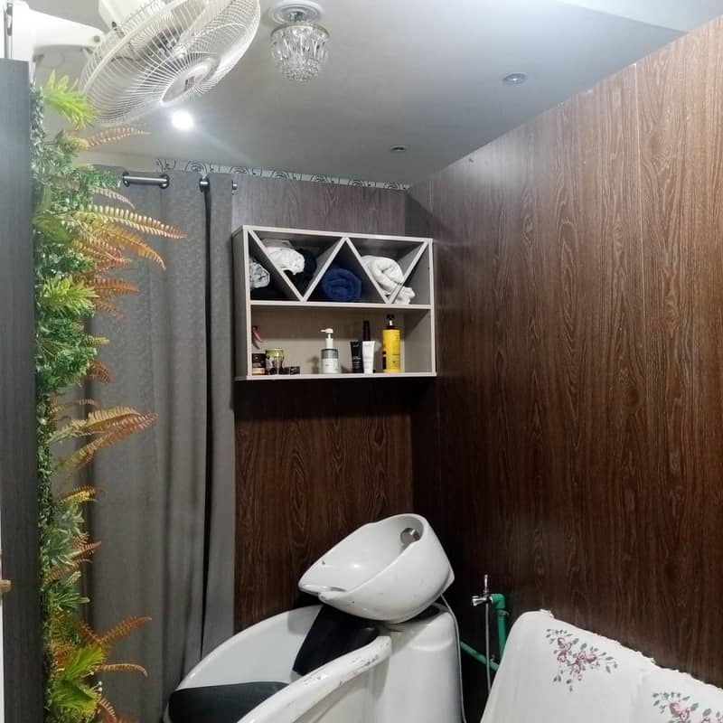 Newly furnished Beauty salon setup for sale, wi quality interiors work 5