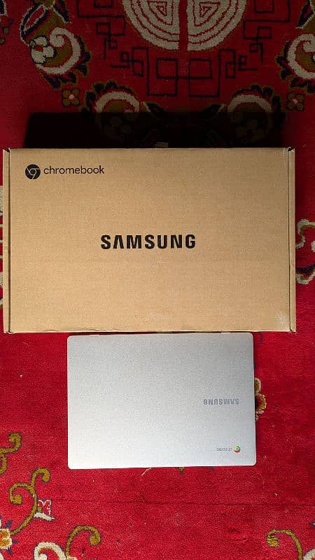 samsung chromebook for sale urgent. 2