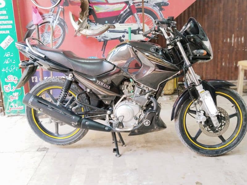 *Yamaha  YBR 125 ( Model  2021)  Total Genuine* 0