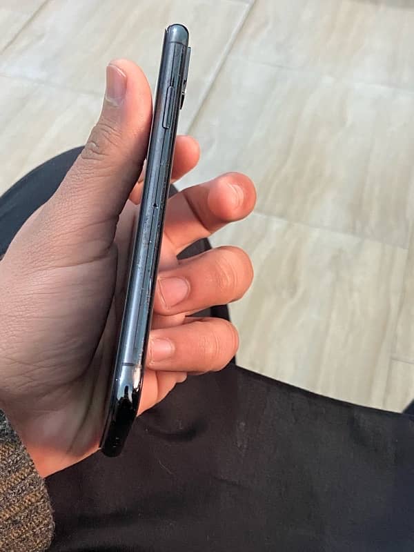 Iphone XS Non PTA 2