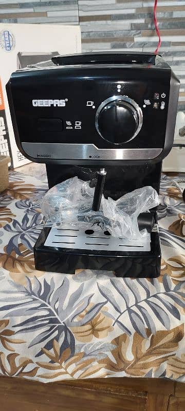 Geepas Cappuccino Maker Made in UAE 1