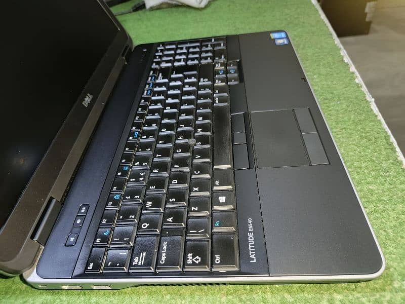 Dell Latitude 6540 7