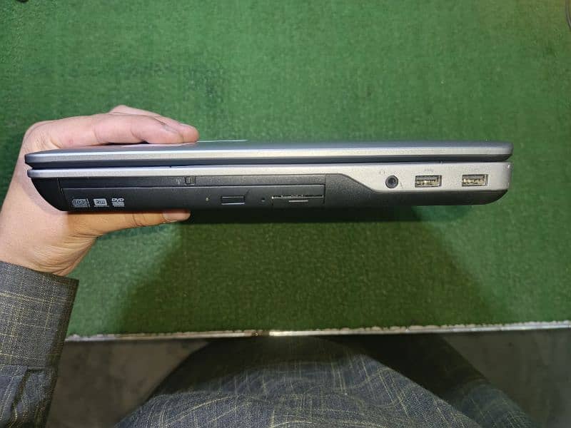 Dell Latitude 6540 9