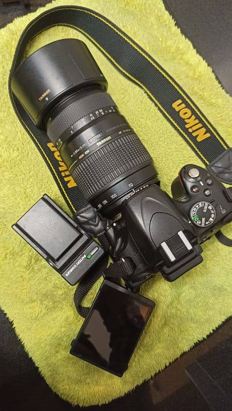 Nikon D5100 with 70-300 lens and bag and card 2