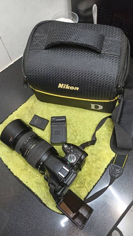 Nikon D5100 with 70-300 lens and bag and card 4