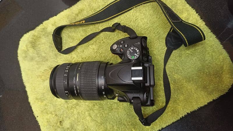 Nikon D5100 with 70-300 lens and bag and card 17