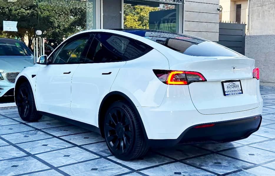 Tesla Model Y Standard Range - 2022 4