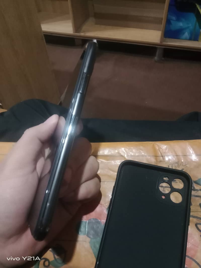 iPhone 11 pro max 3