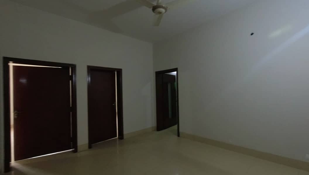 Gulberg Prime Location 1 Kanal House For Rent 13