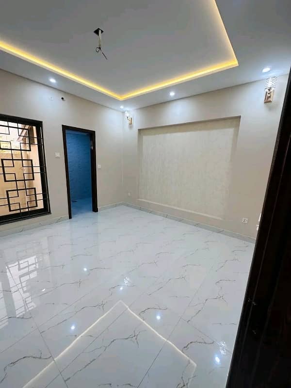 In Lahore You Can Find The Perfect Prime Location House For sale 0