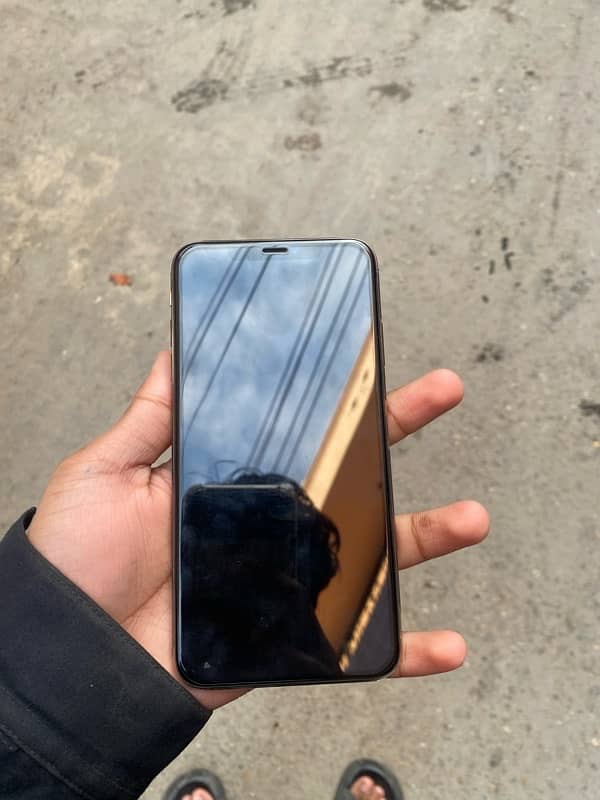 iPhone XS Max PTA approved 64 gb 10/9.5condition 1