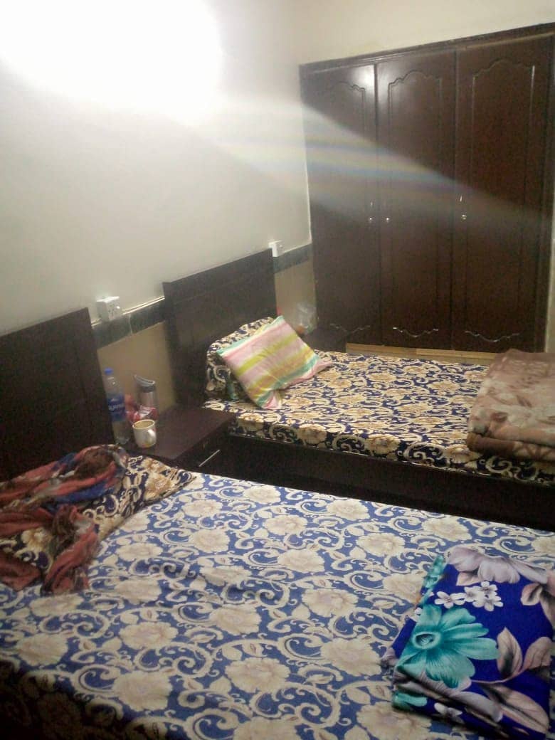 Universe Hostel for Girls 2, 3 and 4 Seater Rooms Available 4