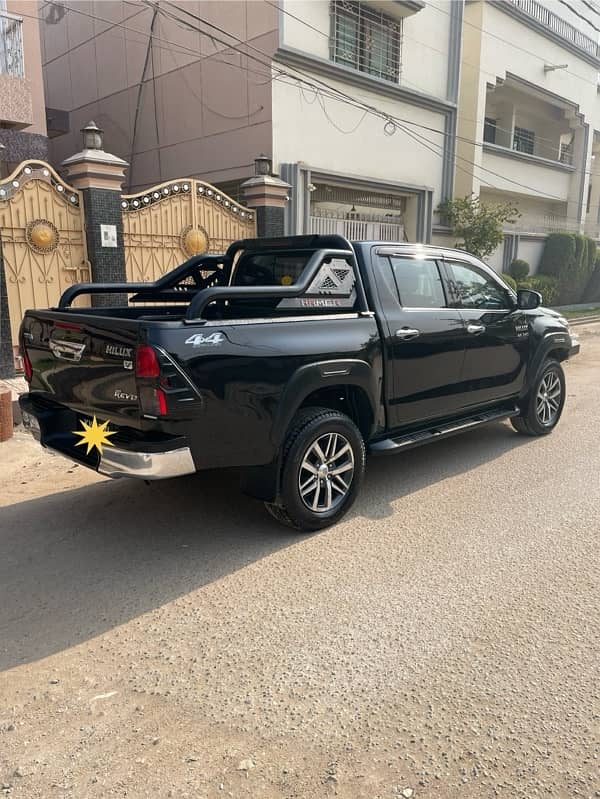 Toyota Hilux 2018 V 3