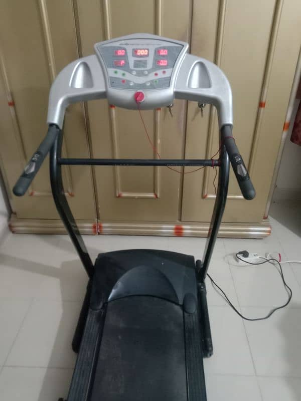 Treadmill 100 kgs capacity 1