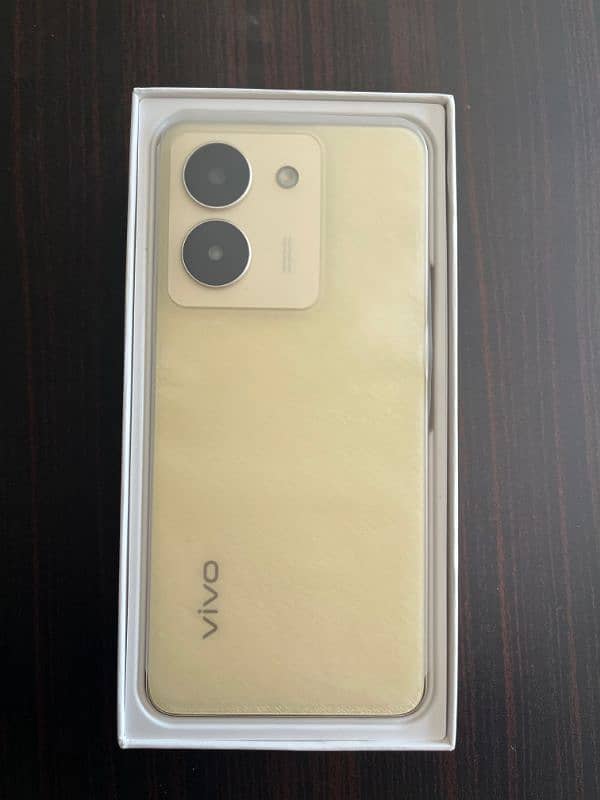 Vivo y36 8 256 Brand New condition 5