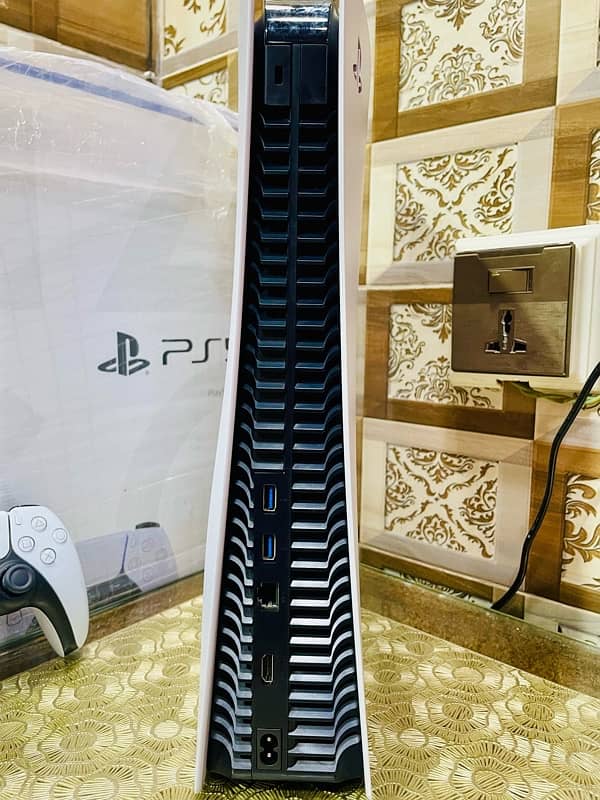 Playstation 5 4K HDR - 1 TB (1200 Series) PS5 3