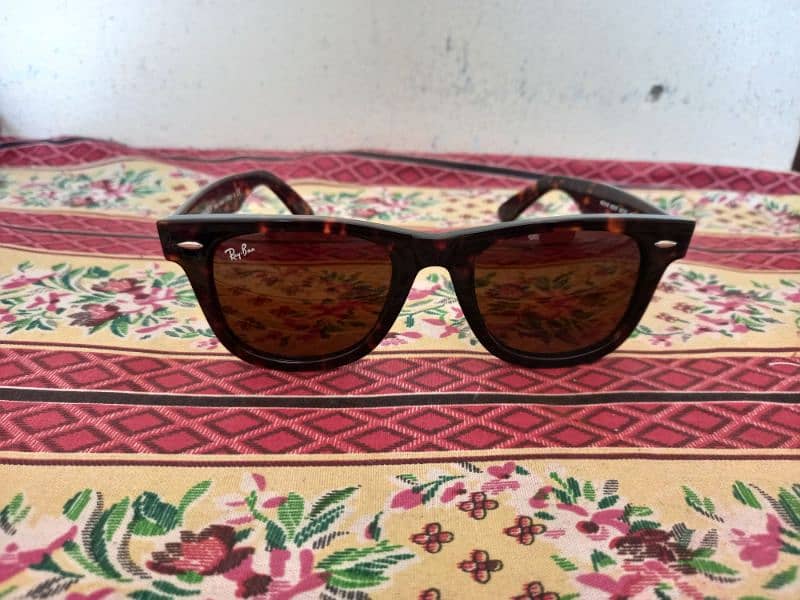 orignal Ray Ban sun glasses for sale 0