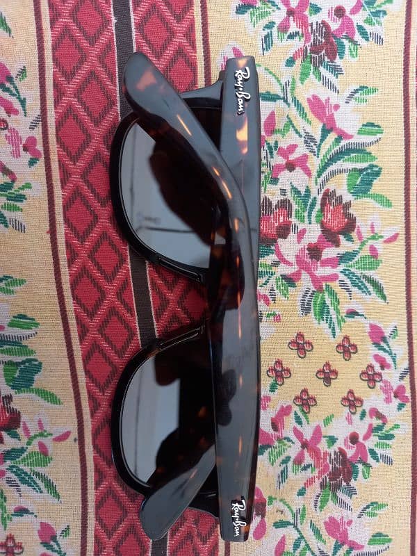 orignal Ray Ban sun glasses for sale 1