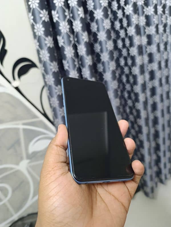 Realme 9i - 6/128 3