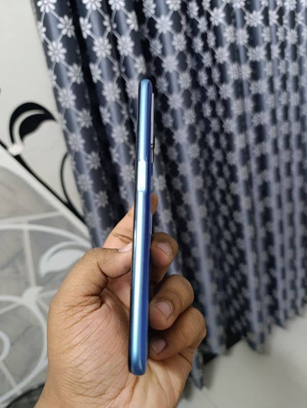 Realme 9i - 6/128 4