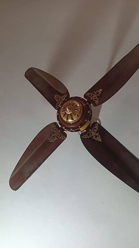 fan 10 by 10 good condition 0