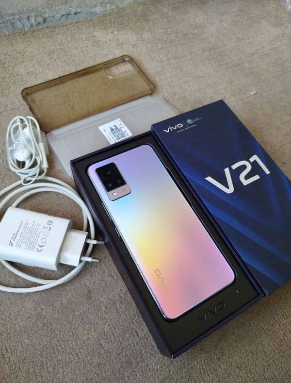 Vivo v21 8+4/128 0