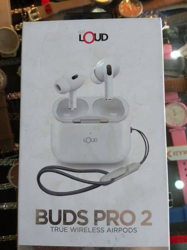 Loud Brand Earbuds 1