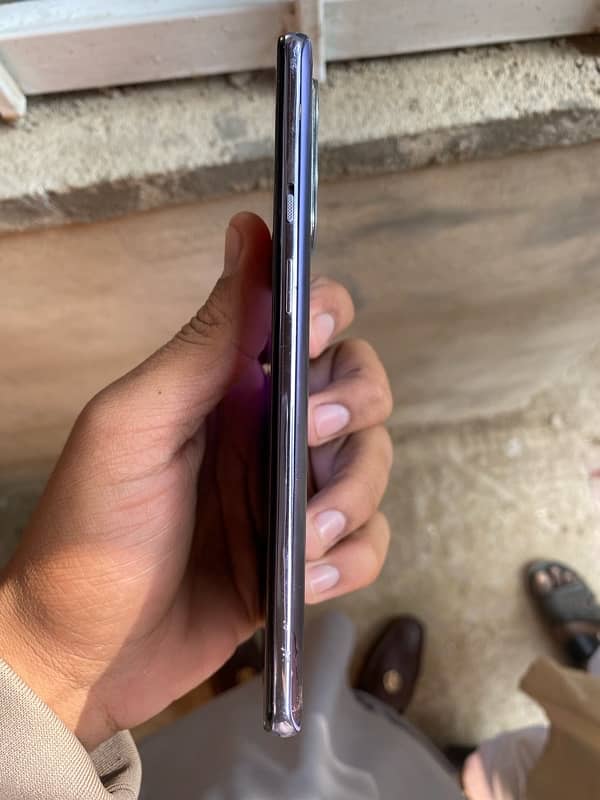 oneplus9 (8/128 with charger 4