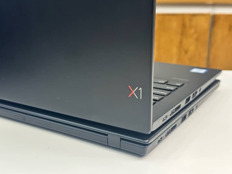 LENOVO THINKPAD X1 CARBON ( CORE - i7-7TH GEN ) 8 GB RAM-256 GB SSD 0