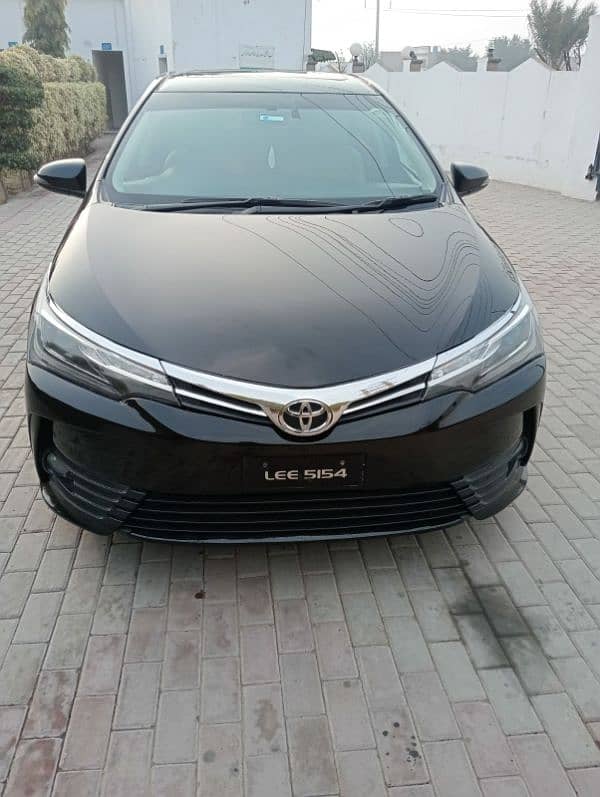 Toyota Altis Grande 2016 1