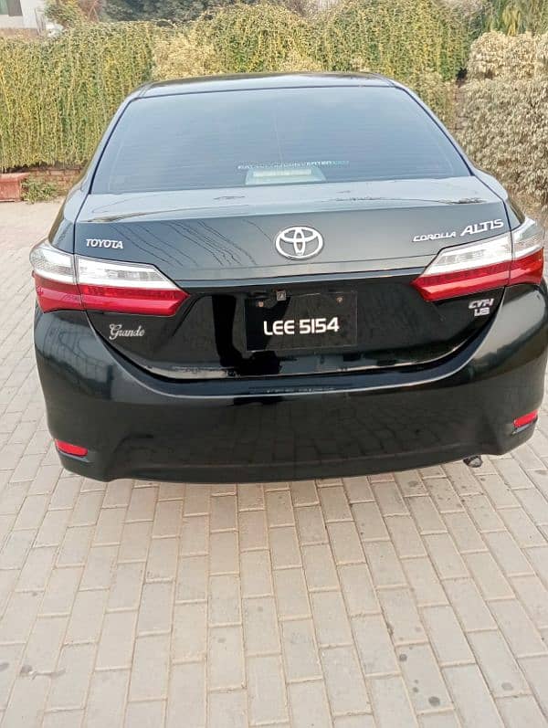 Toyota Altis Grande 2016 5