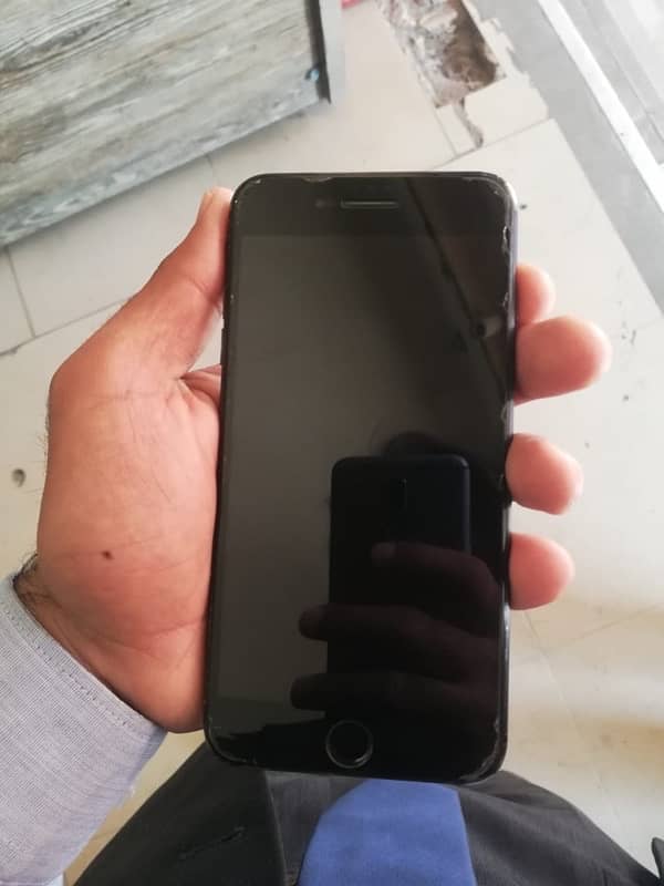 I phone 7  plus 128gb pta approved Good condition condition 4