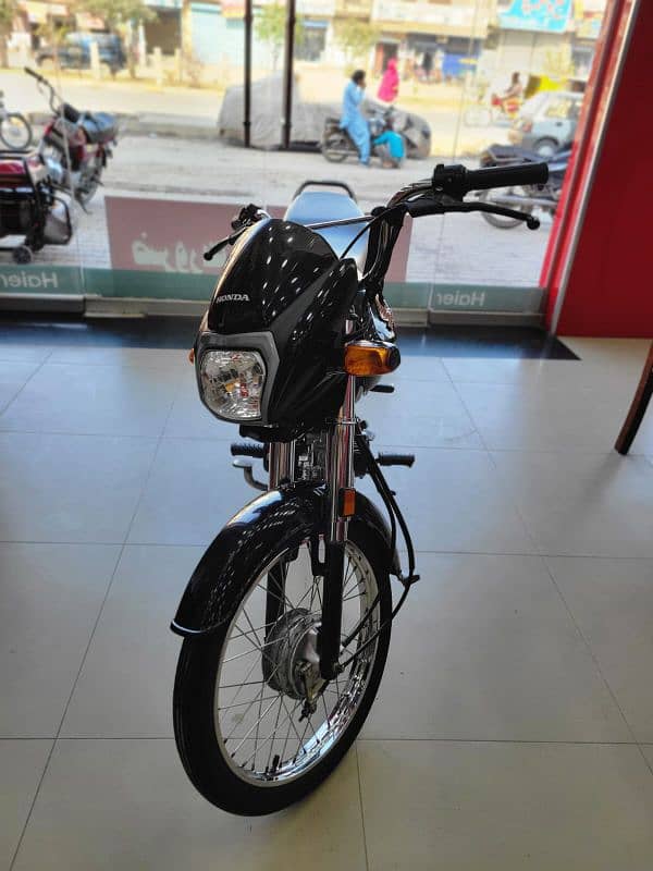 Honda CD 70 Dream Black Colour 0