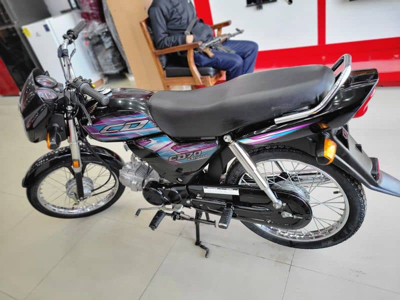 Honda CD 70 Dream Black Colour 2