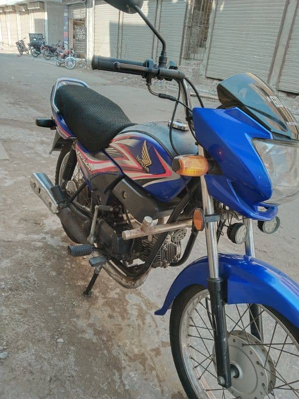 I'm selling a Honda pridor 100cc 1