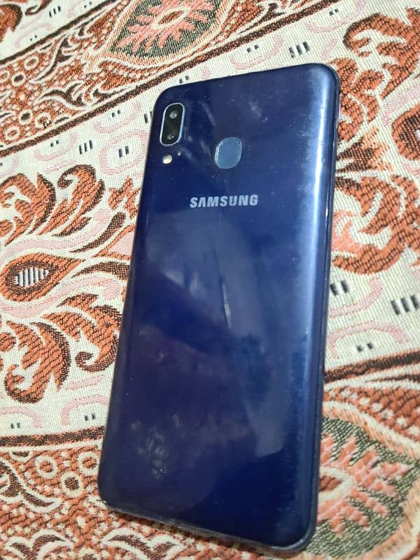 Samsung a20 3+32 4