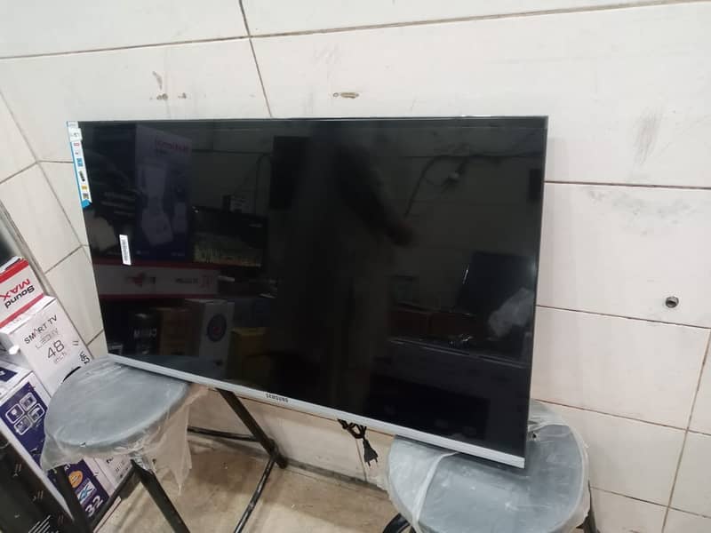 32 inch led TV 1