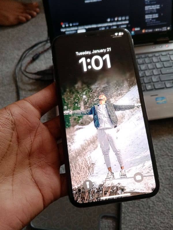 iphone 11 pro max 10/10 condition non pta water pack 1