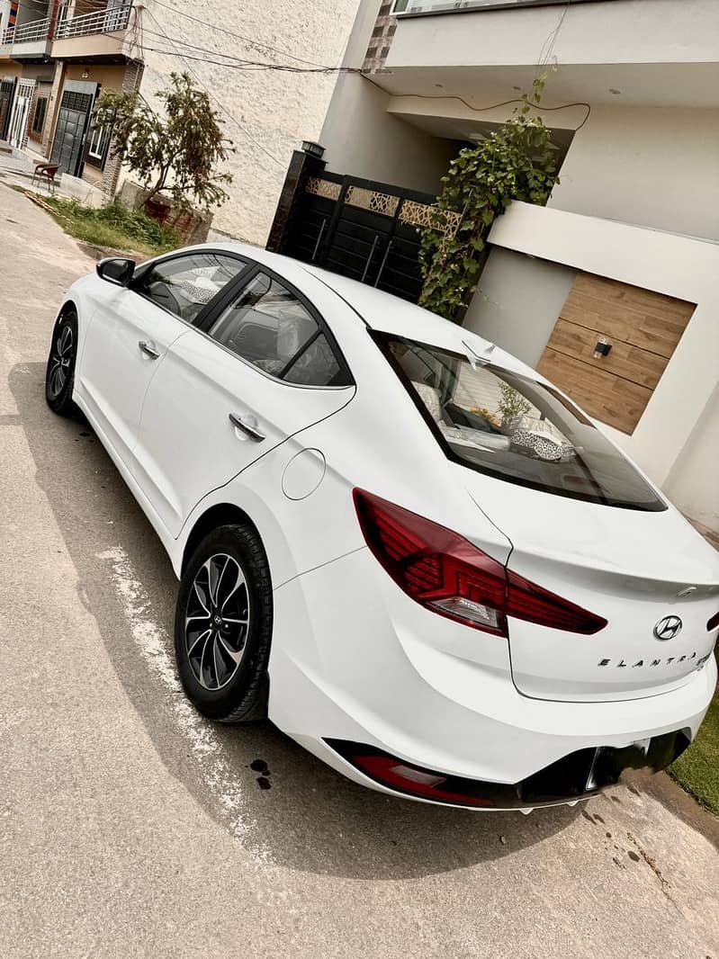 Hyundai Elantra 2022 GL 1.6 2