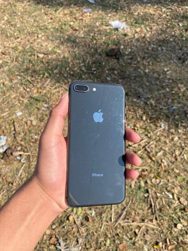 IPHONE 8 PLUS BLACK COLOR 64GB 3