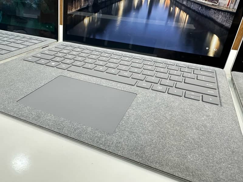 MICROSOFT SURFACE LAPTOP  ( CORE - i5 10TH GEN ) 8 GB RAM-256 GB SSD 3