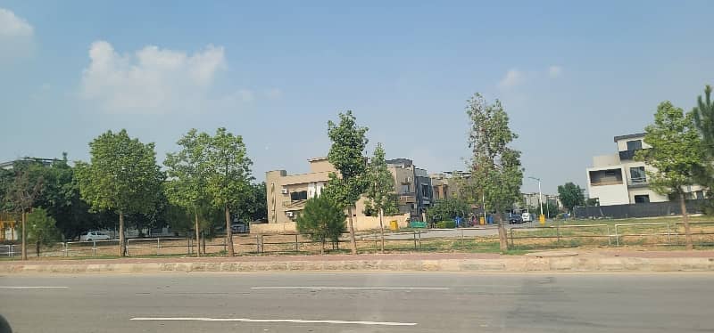 12 Marla Plot Front Back Open Boulevard Back. Level And Solid Land. Dem 1.18 Crore 0