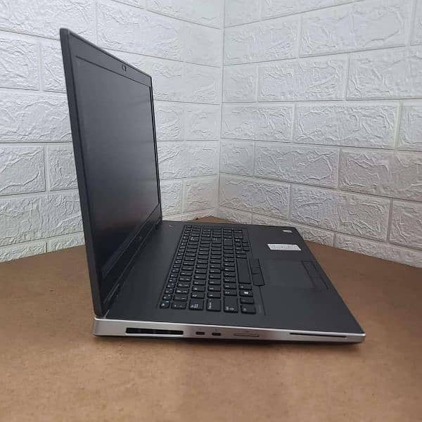 Dell  Precision 7740 workstation / Super heavy duty beast 1