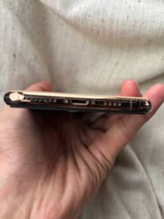 Xs Max (256gb approved ) (physical +esim )