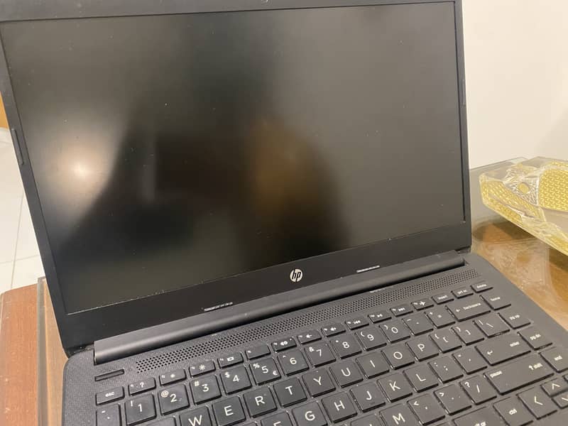 HP 14 CF2224nia intel core i5, 8 GB RAM, Windows 10 Pro 1