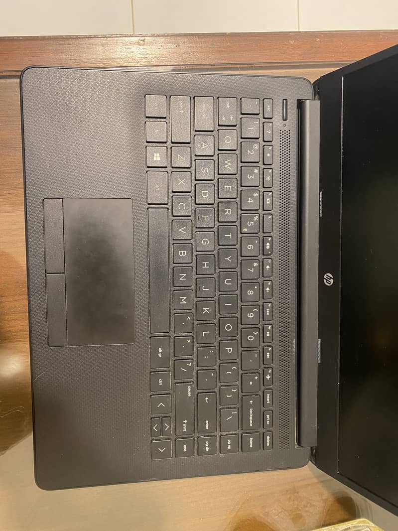 HP 14 CF2224nia intel core i5, 8 GB RAM, Windows 10 Pro 3