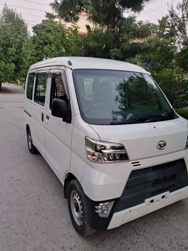 Daihatsu Hijet Cargo 2019 3